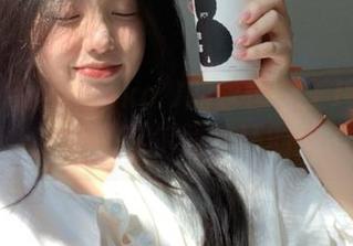 奇幻之旅：Umeko J的永恒女王玛莉卡美图合集，感受艾尔登法环的魅力.txt